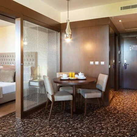 Neya Hotel 4*