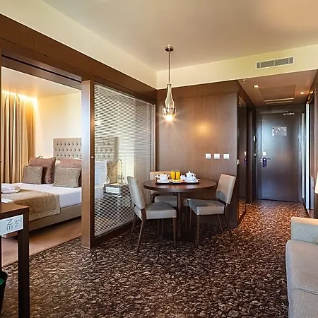 Hotel Neya 4*